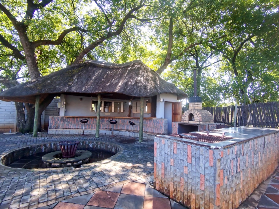 Commercial Property for Sale in Kroondal North West